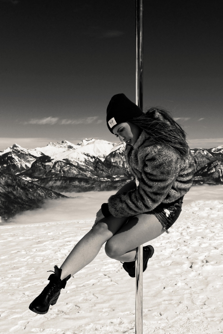 Pole dance in the snow